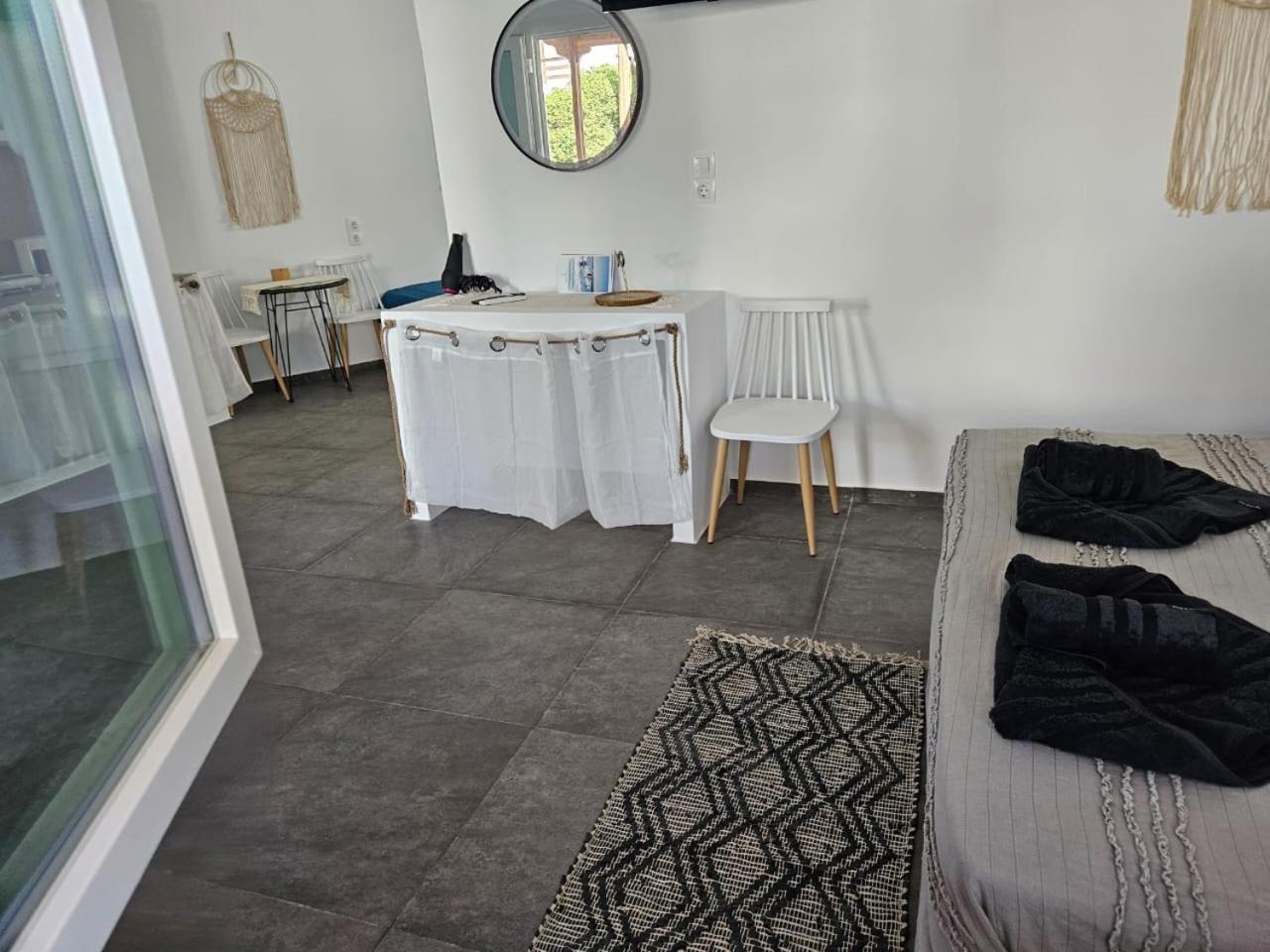 Eris Studios Adamantas  Exteriör bild
