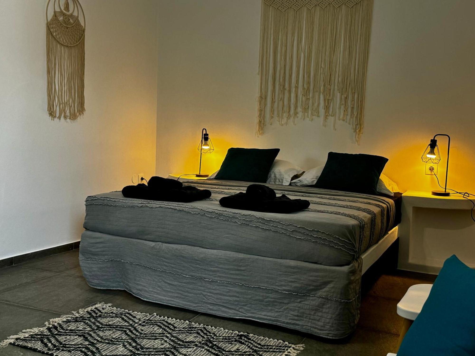 Eris Studios Adamantas  Exteriör bild